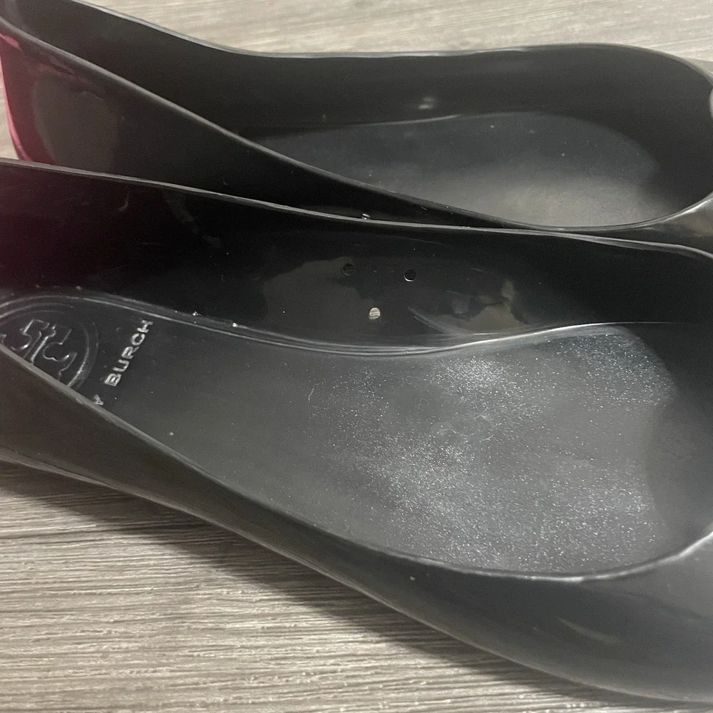 TORY BURCH Sz 10 Jelly Reva Ballet Flats Black Rubber Logo Shoes Travel Resort